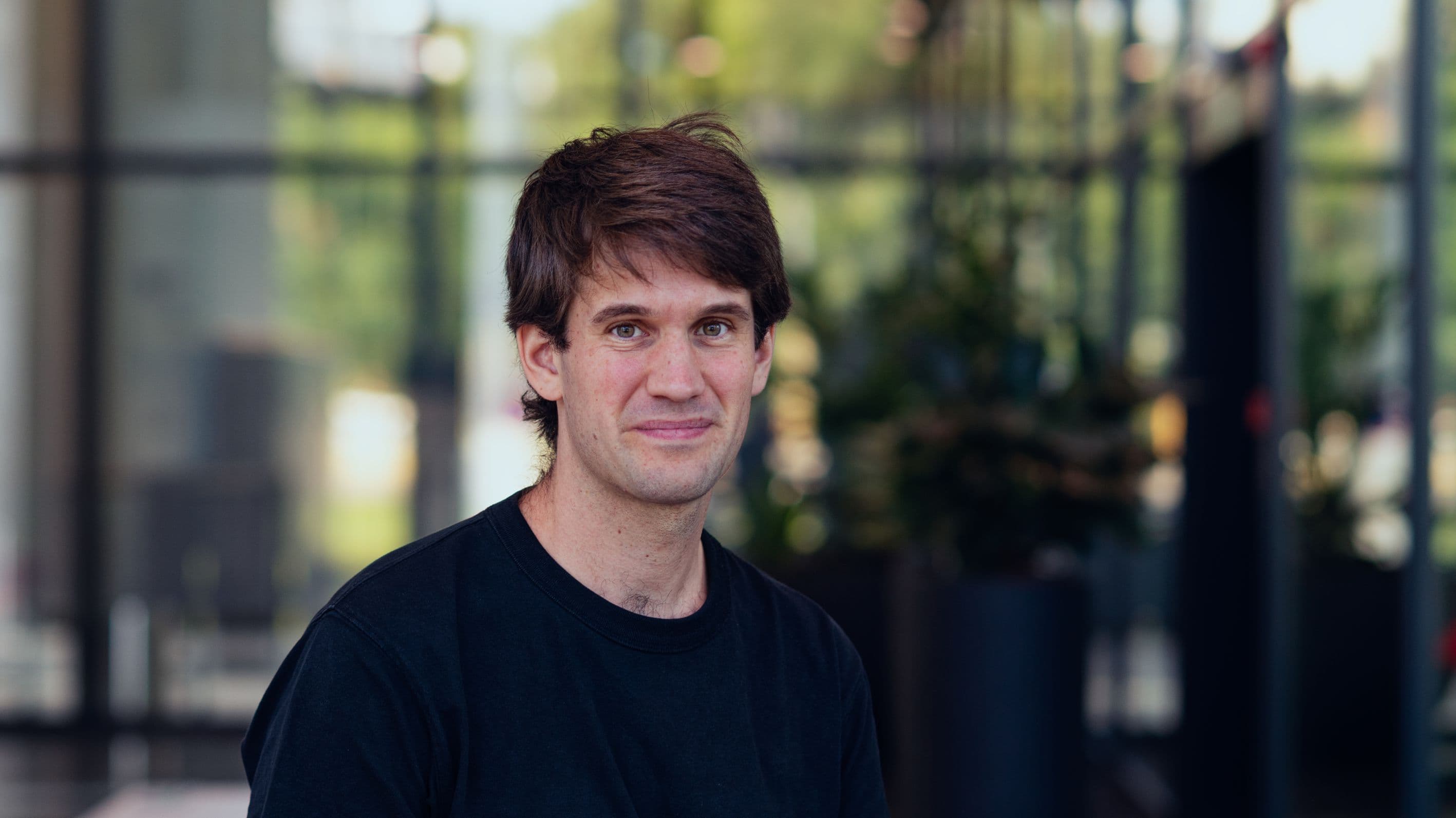 Article Si spin qubits