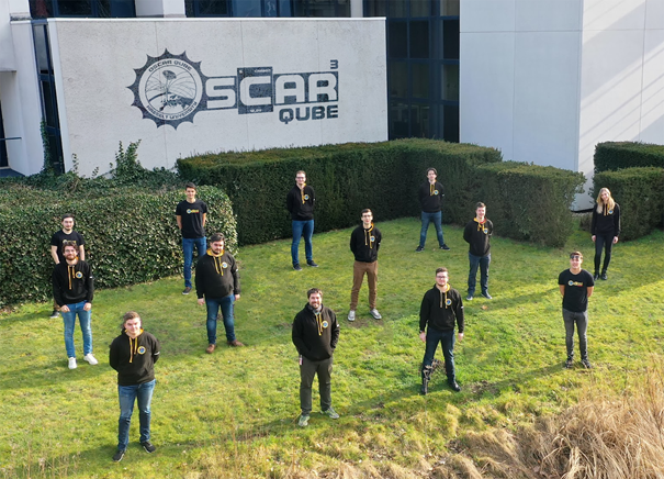 The OSCAR-QUBE team in front of the imo-imomec building. ©UHasselt